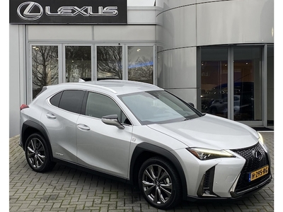 Lexus UX Benzine