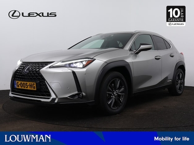 Lexus UX Benzine