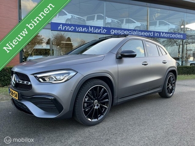 Mercedes GLA-klasse 200 AMG Line Magno Grey, Camera