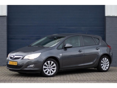 Opel Astra 1.4 Turbo Sport + set winterwielen