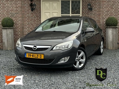 Opel Astra 1.6 Cosmo*Navi *Afnb-Trekh *Clima *Cruise *NLauto