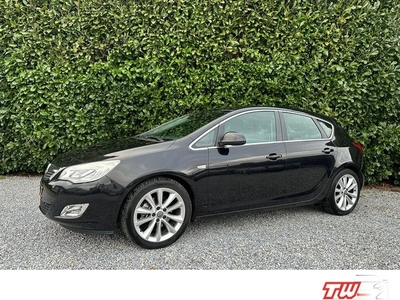 Opel Astra 1.6 Turbo Cosmo VERKOCHT (bj 2010)