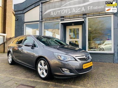 Opel Astra Sports Tourer 1.4 Turbo / NAVI / XENON /