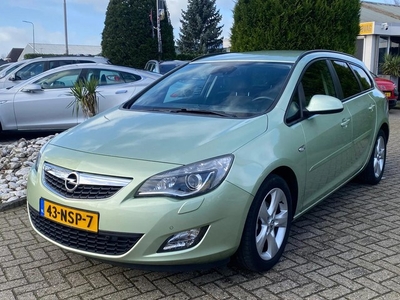 Opel Astra Sports Tourer 1.4 Turbo Sport 2010 Trekhaak Xenon