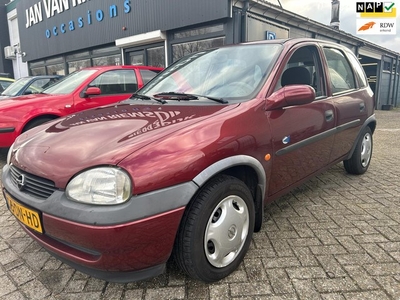 Opel Corsa 1.2i-16V Strada 5 deurs airco trekhaak