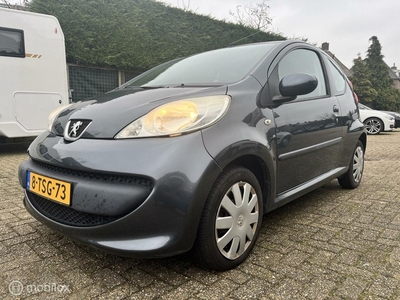 Peugeot 107 1.0-12V XS Nieuwe apk keuring.