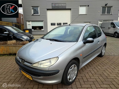 Peugeot 206 3-deurs 1.4 XT Stuurb. elRamen CDV 177.452km NAP