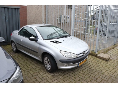 Peugeot 206 CC 1.6-16V motor kapot distributie geknapt dak