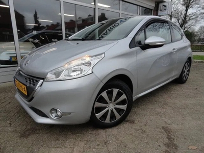 Peugeot 208 1.4 e-HDi Active Airco/Cruise control/Navigatie