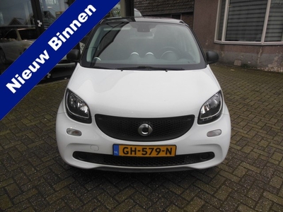 Smart Forfour 1.0 Essential Edition Staat in Hoogeveen