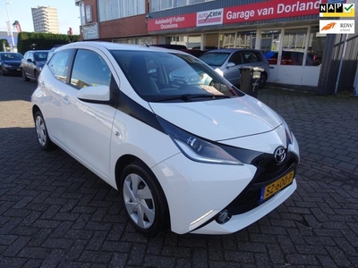 Toyota Aygo 1.0 VVT-i x-nav/AIRCO/Navi/Achterrijuitcamera