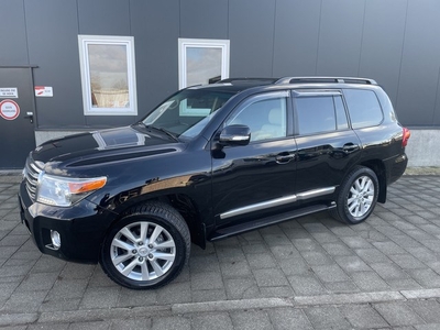 Toyota Land Cruiser V8 4.5 V8 D-4D VX High Roof Window Van