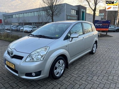 Toyota Verso 1.6 VVT-i Sol - AIRCO - TREKHAAK - NETJES !