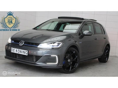 Volkswagen Golf 1.4 Hybrid GTE 204 PK I PANO ACC I LED