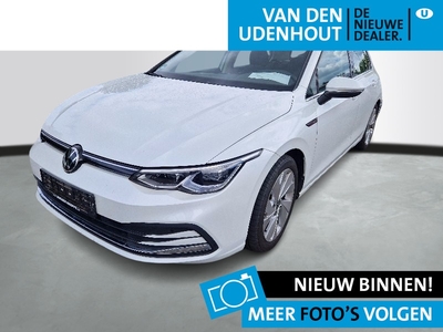 VOLKSWAGEN GOLF 1.5 eTSI 150pk Automaat First Edition / Panoramadak / Travel Assist / IQ LED