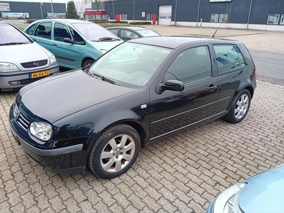 Volkswagen Golf 1.6-16V Pacific (bj 2003)