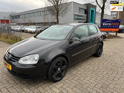 Volkswagen Golf 1.6 FSI Trendline - AUTOMAAT - NAP !