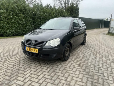 Volkswagen Polo 1.4-16V Sportline