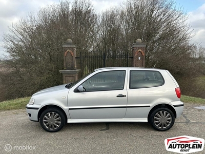 Volkswagen Polo 1.4-16V Trendline VERKOCHT