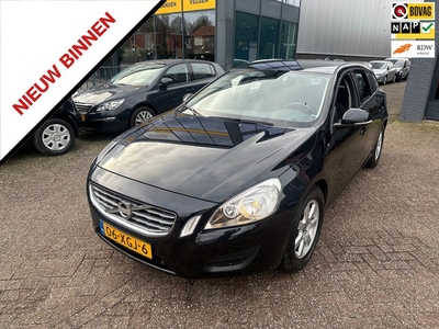 Volvo V60 1.6 T3 Kinetic NAVILEDPDCNAPTOPST