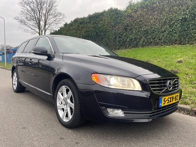 Volvo V70 1.6 T4 Kinetic - Navi - Xenon - Cruise control -