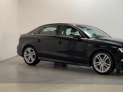 AUDI A3 Limousine 30 TFSI Sport S Line Edition Navigatie Dynamic LED Climate Control