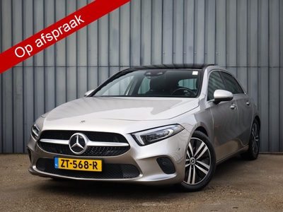 MERCEDES A-KLASSE 250 4MATIC Premium Plus, (225 PK) 2e-Eigenaar, Mercedes-Dealer-Onderh., Navigatie, Panoramaschuifdak, Ambient-Lighting, Parkeersensoren-V+A, LM.-Velgen, Leer, Elektrische-Stoelen, Stoelverwarming, Full-Virtual-Cockpit, Privacy-Glas, NL-Auto