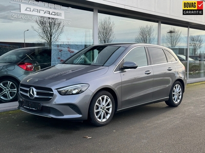 MERCEDES B-KLASSE 180 Progressive automaat , achteruitrijcamera , Apple-carplay , keyless go