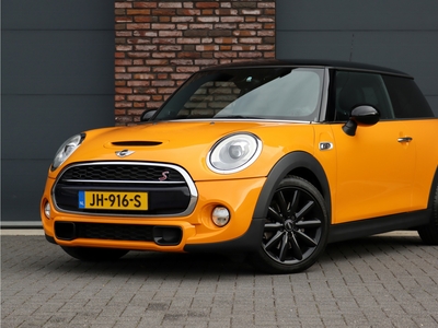 MINI MINI Cooper S 2.0 Chili Serious Business Aut6, Harman&kardon, Keyless Go, JCW Sportstuur, Head-up Display, Stoelverwarming, Sfeerverlichting, Excitement-pakket, PDC, DAB, Etc.