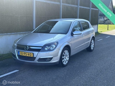 Opel Astra 1.6 Cosmo NAPNWEAPKNWEKOPPELING