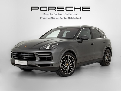 Porsche Cayenne E-Hybrid (bj 2022, automaat)