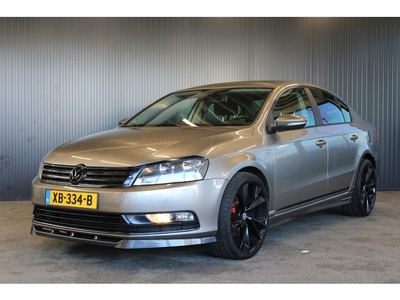 Volkswagen Passat 1.4 TSI DSG Automaat - R-LINE - Navi -