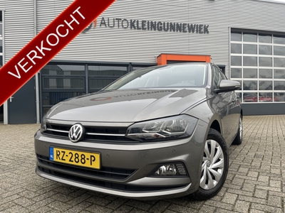 VOLKSWAGEN POLO 1.0 TSI Comfortline Executive + Parkeer pakket NL-Auto 1e eigenaar / Apple/Android Carplay / Trekhaak afn. kogel / Navi / Adaptive Cruise Control / Parkeersensoren v+ a