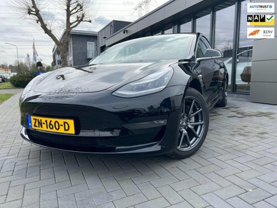 Tesla Model 3 Standard RWD Plus 4% bijtelling geen ex lease wagen geweest een prachtige auto nieuwe banden