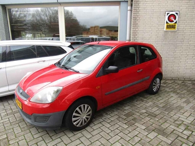 Ford Fiesta 1.3 99487 KM 2.900,- MET NIEUWE APK