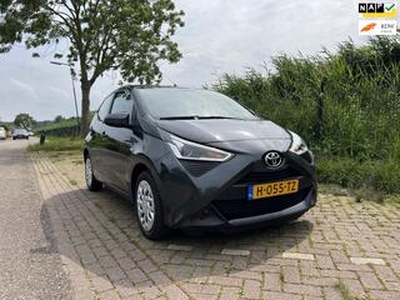 Toyota AYGO 1.0 VVT-i x-play, Navigatie, Car-Play, Airconditioning, Bluetooth, Camera, 1e eig en Dealer onderhouden met boekjes