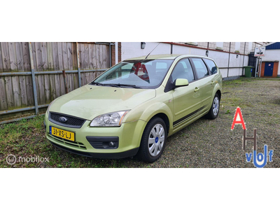 Ford Focus Wagon 1.6-16V Ambiente