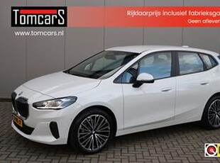 BMW 2-SERIE Active Tourer 220i Hybrid Navigatie/19-Inch/Camera/Parkeerhulp/Full-LED