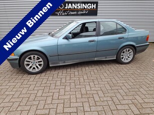 BMW 3-serie 320i 6 cylinder Automaat Auto voor liefhebber IN OPDRACHT KLANT TE VERKOPEN!