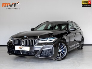 BMW 5-serie Touring 530i xDrive High Executive M pakket / 252pk / Trekhaak / Panoramadak / Side assist / Head-up display