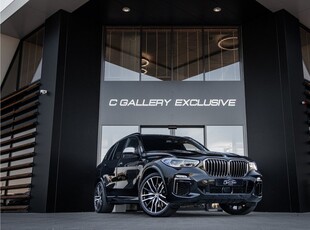 BMW X5 M50d High Executive M-Sport l Ex. BTW l Grijs kenteken l HUD l Luchtvering l 360 camera