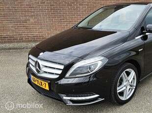 Mercedes B-klasse 180 Ambition 6 bak/led/xenon/navi/pdc v+a.