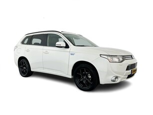 Mitsubishi Outlander 2.0 PHEV Instyle Aut. *¨PANO | NAVI-FULLMAP | XENON | VOLLEDER | KEYLESS | CAMERA | ECC | ROCKFORD-AUDIO | CRUISE | COMFORT-SEATS | 18