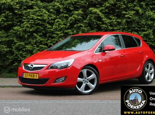 Opel Astra 1.4 Turbo Sport, sportsl stoelen Navigatie Trekhaak zeer netjes