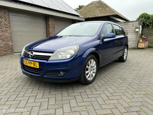 Opel Astra 1.8 Cosmo Automaat