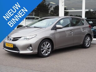 Toyota Auris 1.8 Hybrid Dynamic| Trekhaak| set winterwielen