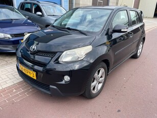 Toyota Urban Cruiser 1.3 VVT-i Aspiration 2009 Super onderhouden!!! Boekjes, rekeningen en NAP zijn aanwezig. Leuke en goede auto.