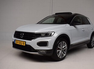 Volkswagen T-Roc 1.5 TSI 150PK DSG Sport ORG.NED / PANORAMADAK / CAMERA / VIRTUAL / ADAPT.CRUISE / SFEERVERLICHTING / NAP