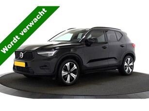 Volvo XC40 Recharge (Facelift) 155kW/211pk Aut7 Plus Dark HARMAN/KARDON + NAVI SENSUS + LEDER + STOELVERWARMING + STUURVERWARMING + CAMERA