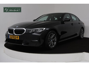 BMW 3-serie 320i Executive Edition Automaat (NAVIGATIE, CARPLAY, LEDER, 1e EIGENAAR, GOED ONDERHOUDEN)